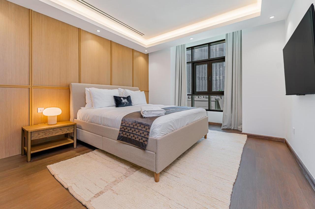 Escape24 Brand New Designer 2Bedroom with fully Burj Khalifa Views - 2