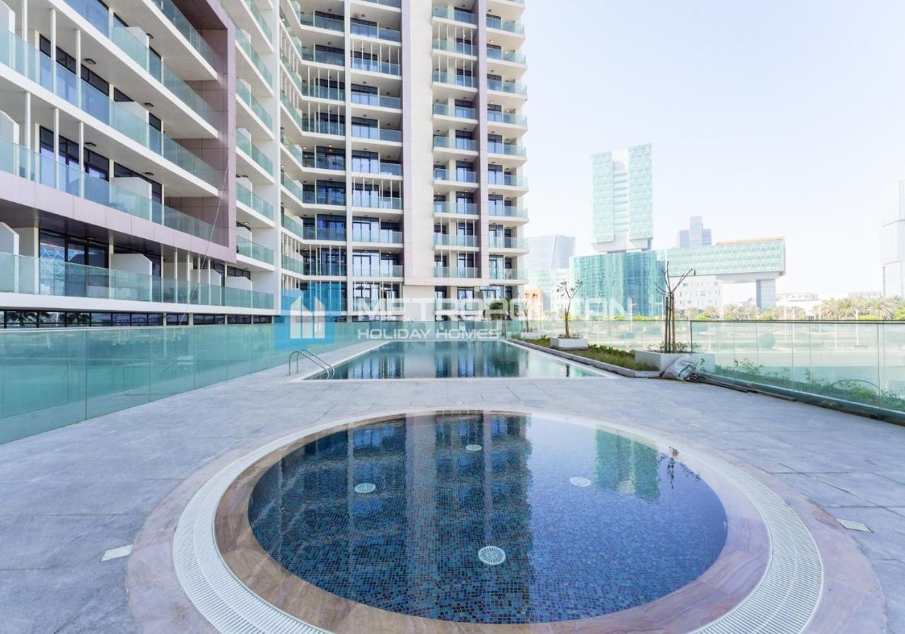 Modern 1BR with Balcony, Walk to Galleria, ADGM and Cleveland Clinic - 4