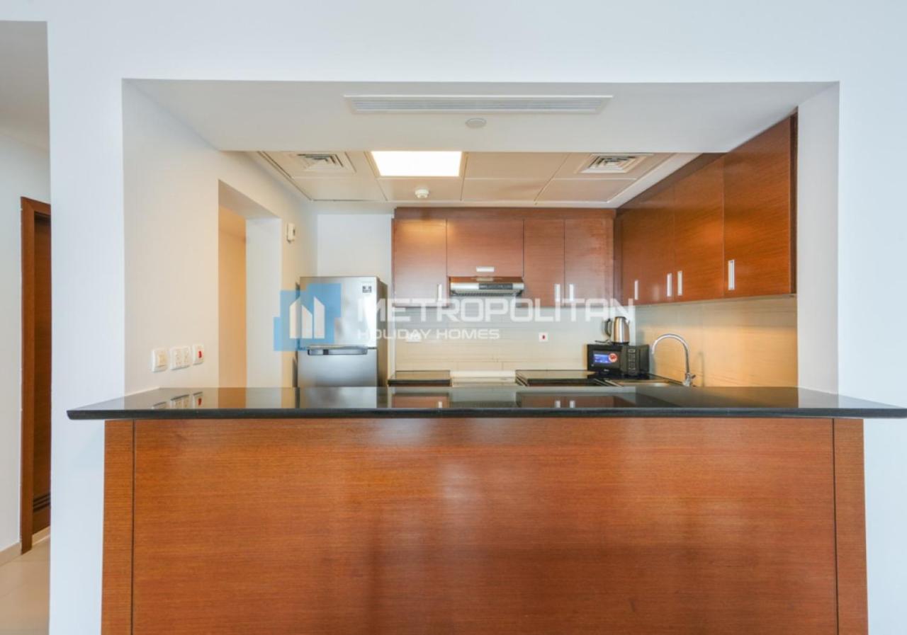 Modern 1BR in Gate Towers, Near Reem Mall & Galleria - 5