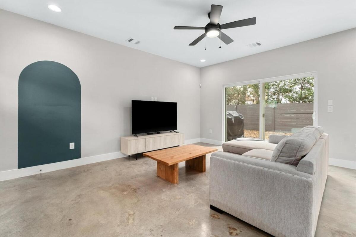 Modern East Austin Home, Walk to Downtown! - 5