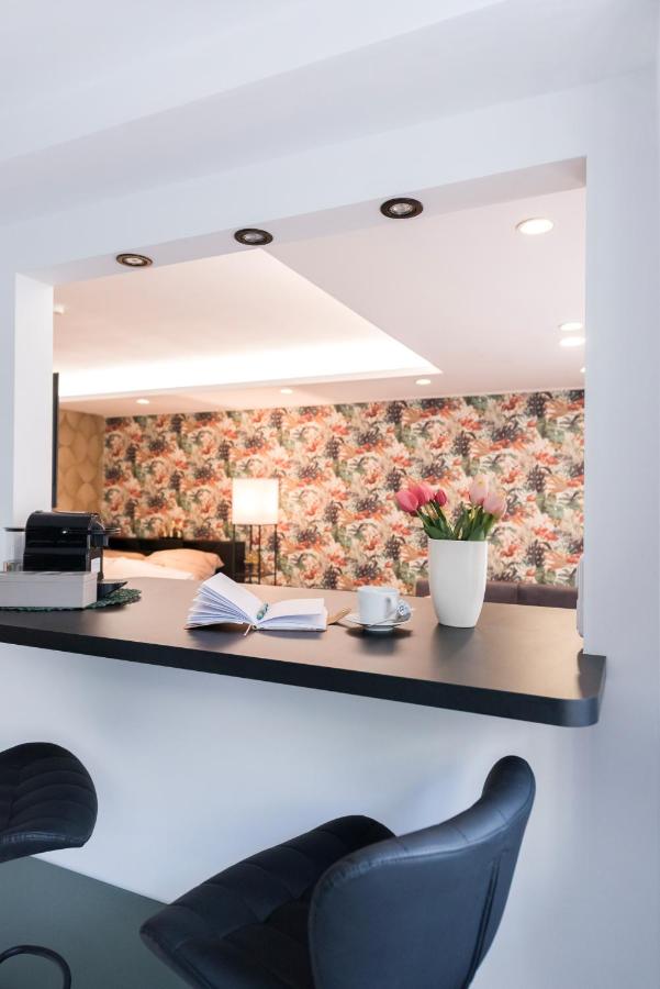 modernes Apartment bei Schlosspark Nymphenburg, Top Verkehrsanbindungen, free parking, perfekt für Business- City-Trips und Events