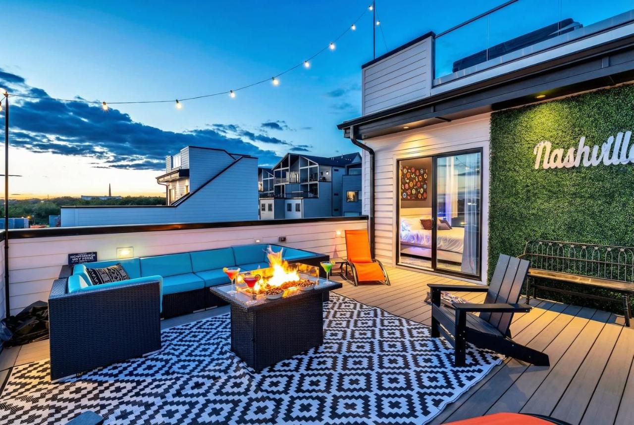 New How We Roll Rooftop - Hot Tub with Views - 13 Beds - 4