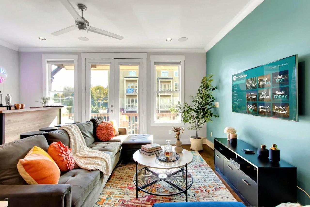 Lux Nashville Retreat 12 Beds Games Bar - 3