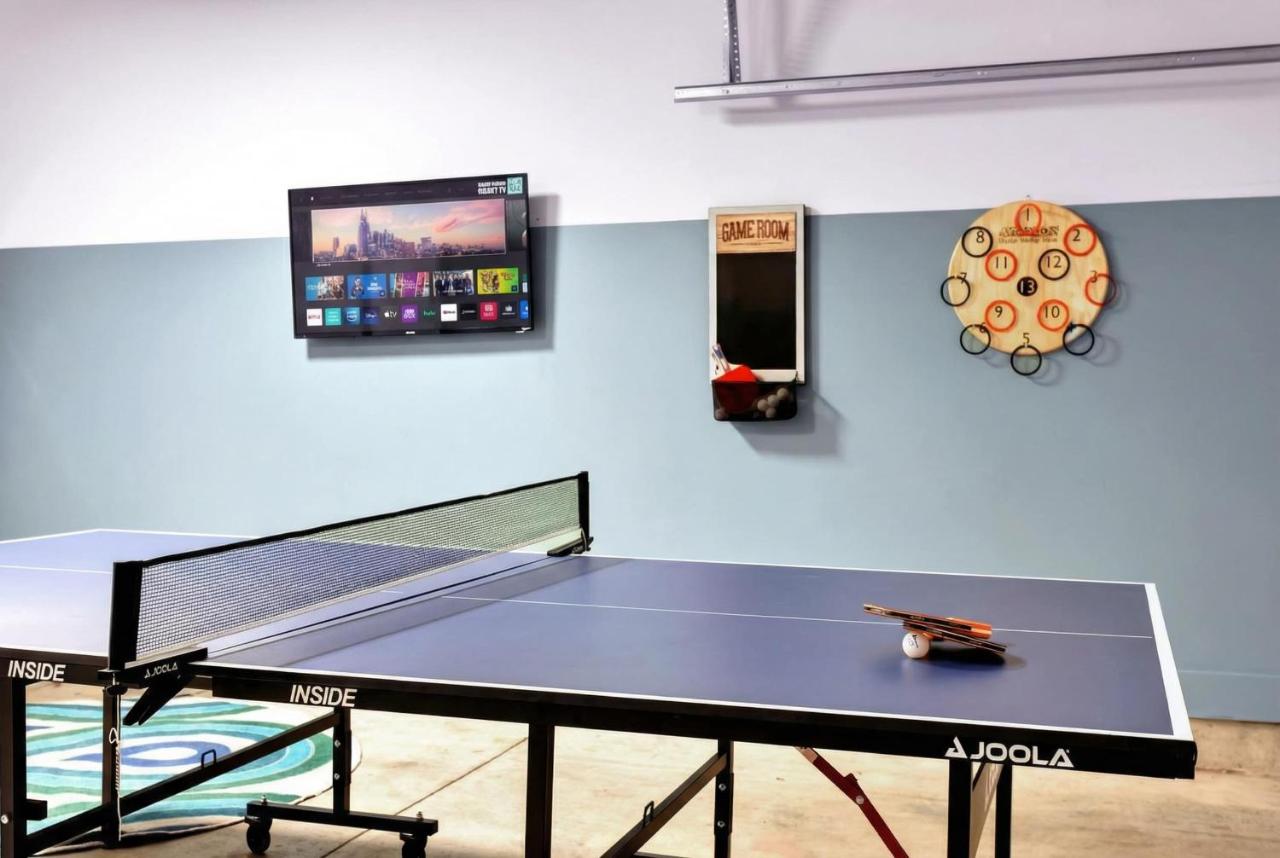 Lux Nashville Retreat 12 Beds Games Bar - 4