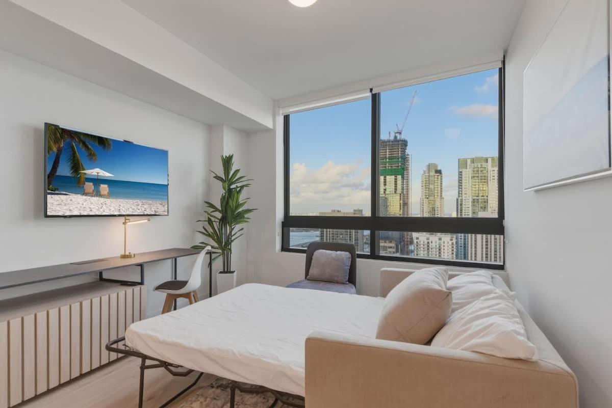 Miami Skyline 1BR Sleeps 4 with Elite Amenities - 3