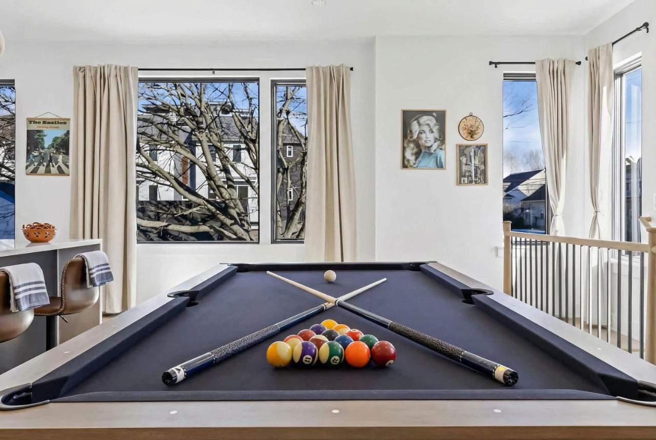 Hot Tub Poker Pool Table & Rooftop City MLS View - 3