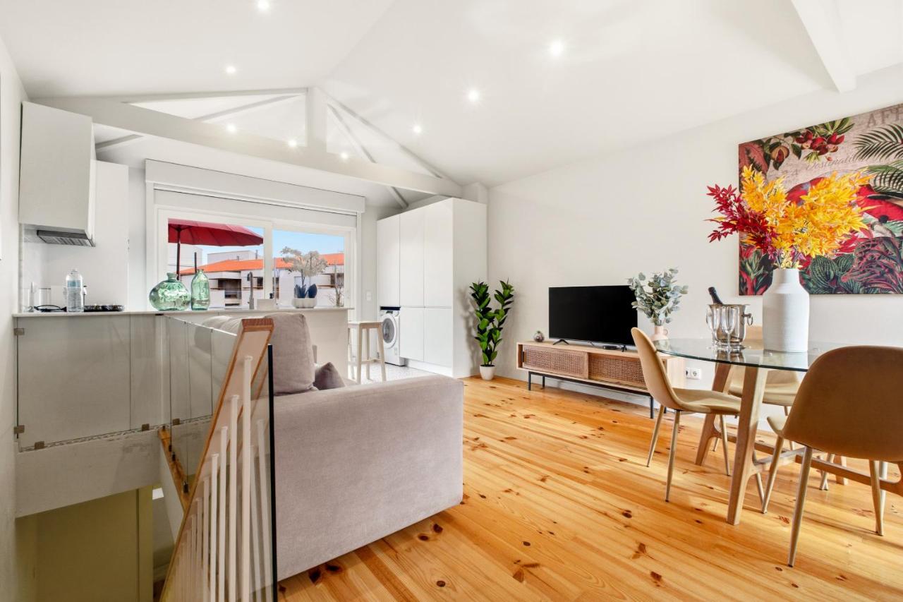 Magnolia 6 Luxury with AC Metro Downtown Porto