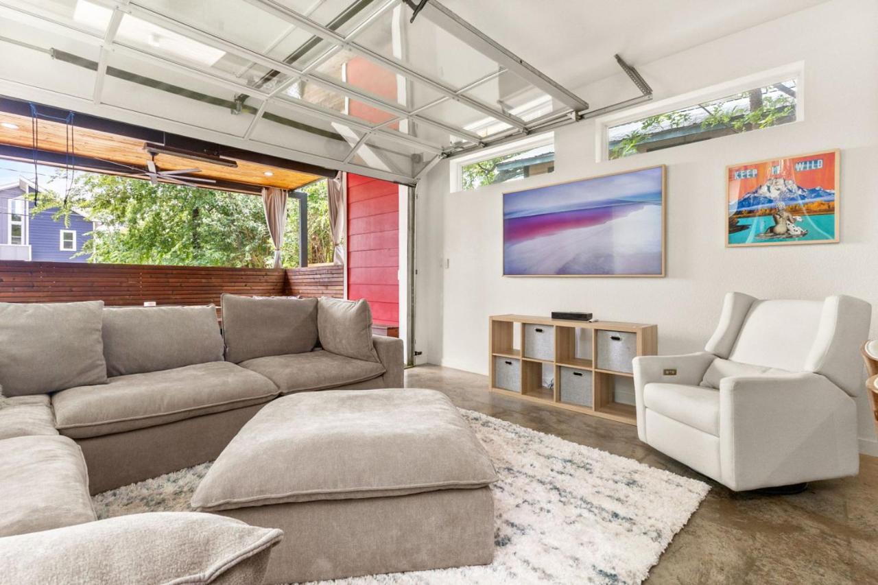 3BR 2BA East Austin Retreat w Putting Green, Sun Deck and Office by Austin Vacay - 5