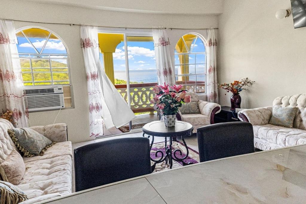 Oceanview • Nearby Beach • Balcony • 2BR/Sleeps 4 - 5