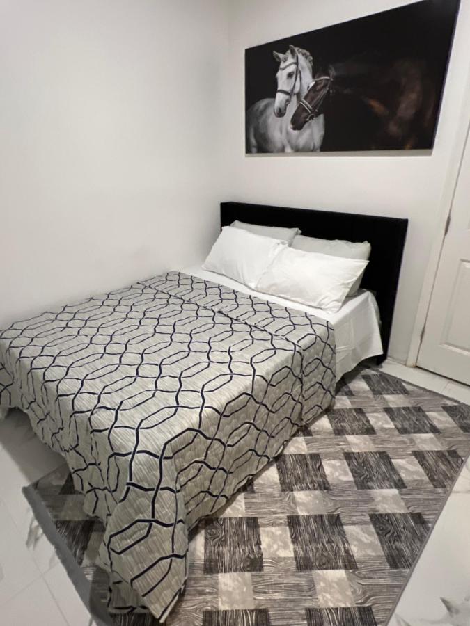 Stylish 1-Bedroom Private Suite - Miami - 2