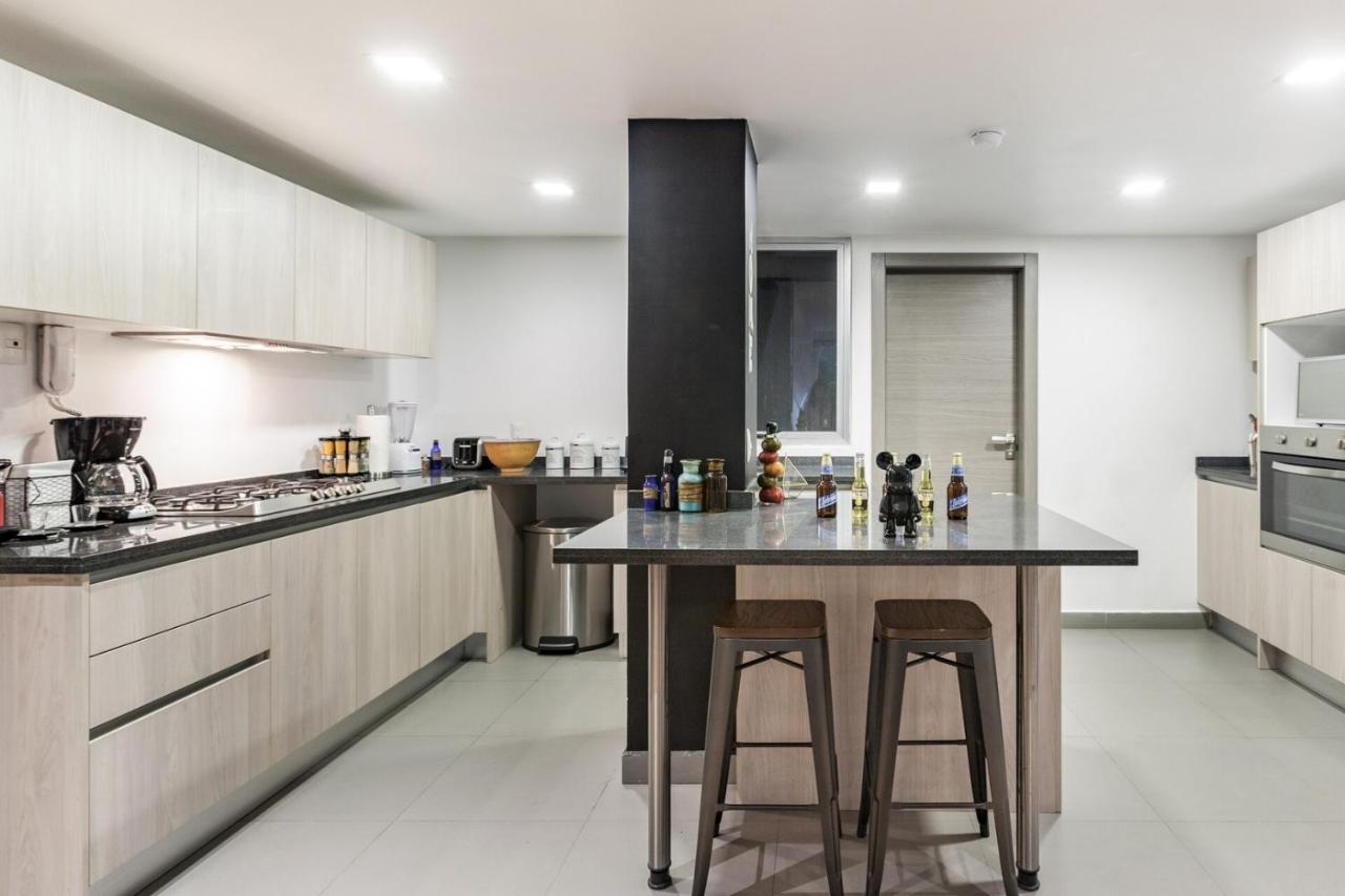 Uppermost 3BR, Gym, Roofgarden. Socrates - 2