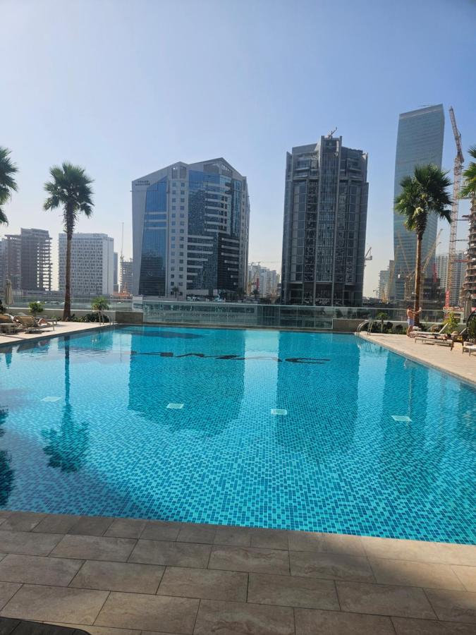 Stunning Canal View Studio Business Bay