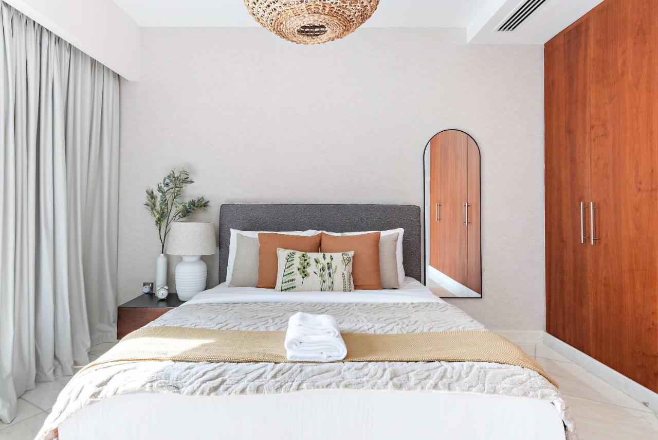 Silkhaus Vacation Homes Modern Studio in Central Park Tower DIFC - 5