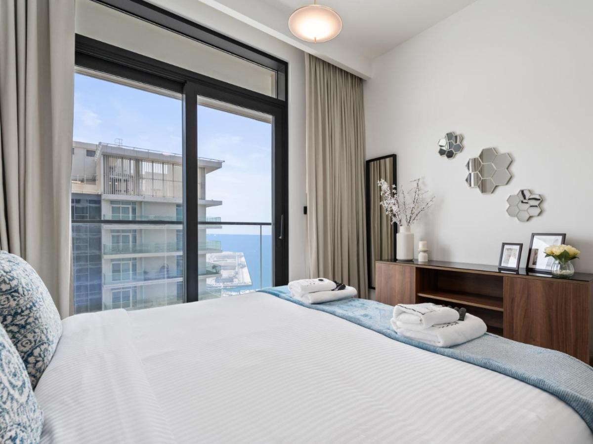 Breathtaking 1 BDR with Palm & Marina View-25 - 2