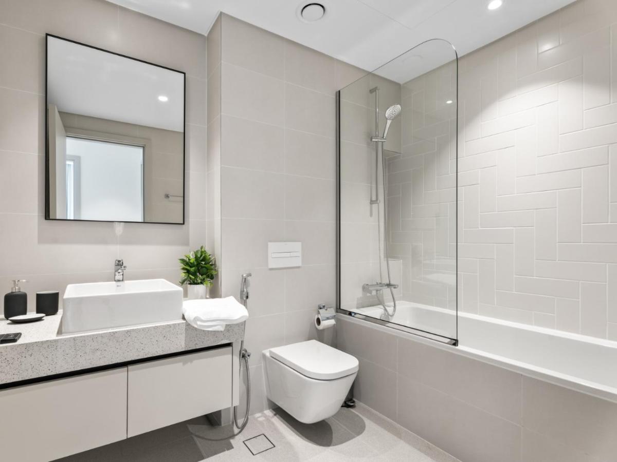 Breathtaking 1 BDR with Palm & Marina View-25 - 3