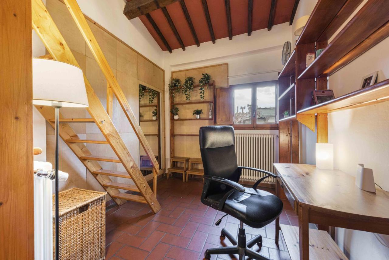 In front of the Duomo - 4