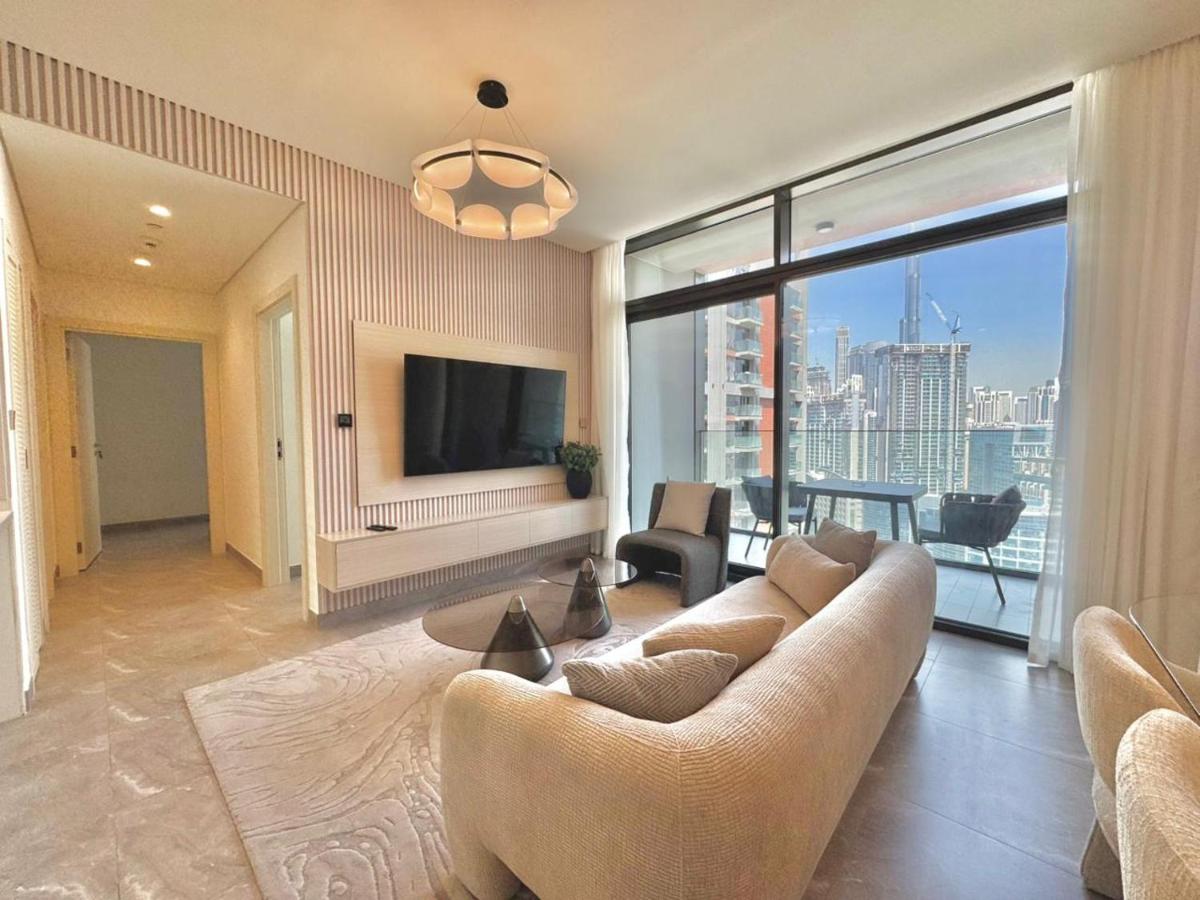 Artistic 2Bedroom with Skyline Khalifa View