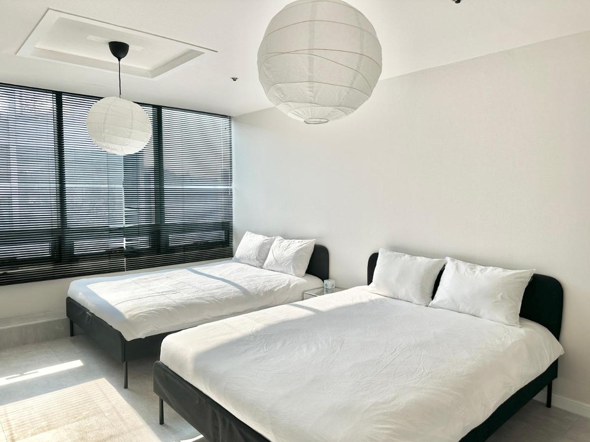 OREO CHACHA STAY - 1 min Walk to Hongdae Station - Free Luggage Storage