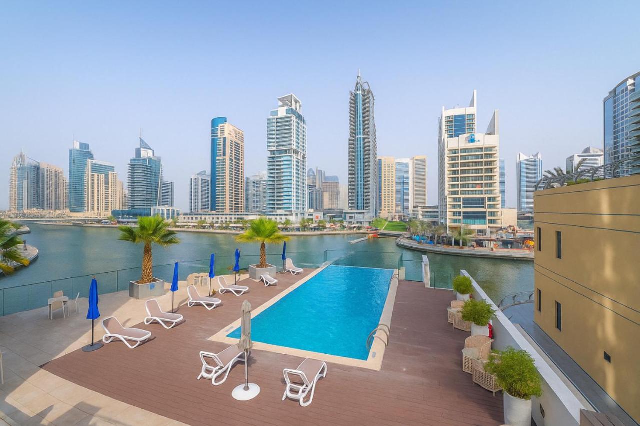 Gala Guests - LIV Contemporary Marina View Apartment Collection - 3