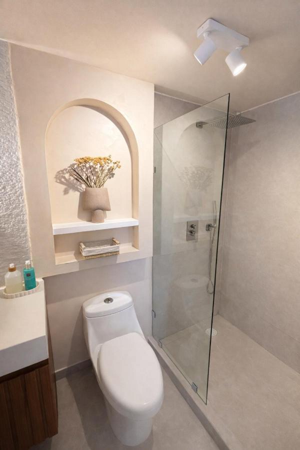 Cozy and central private room with pool - 2