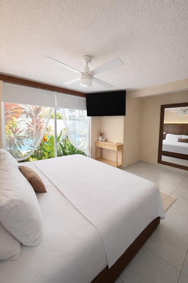 Cozy and central private room with pool - 5