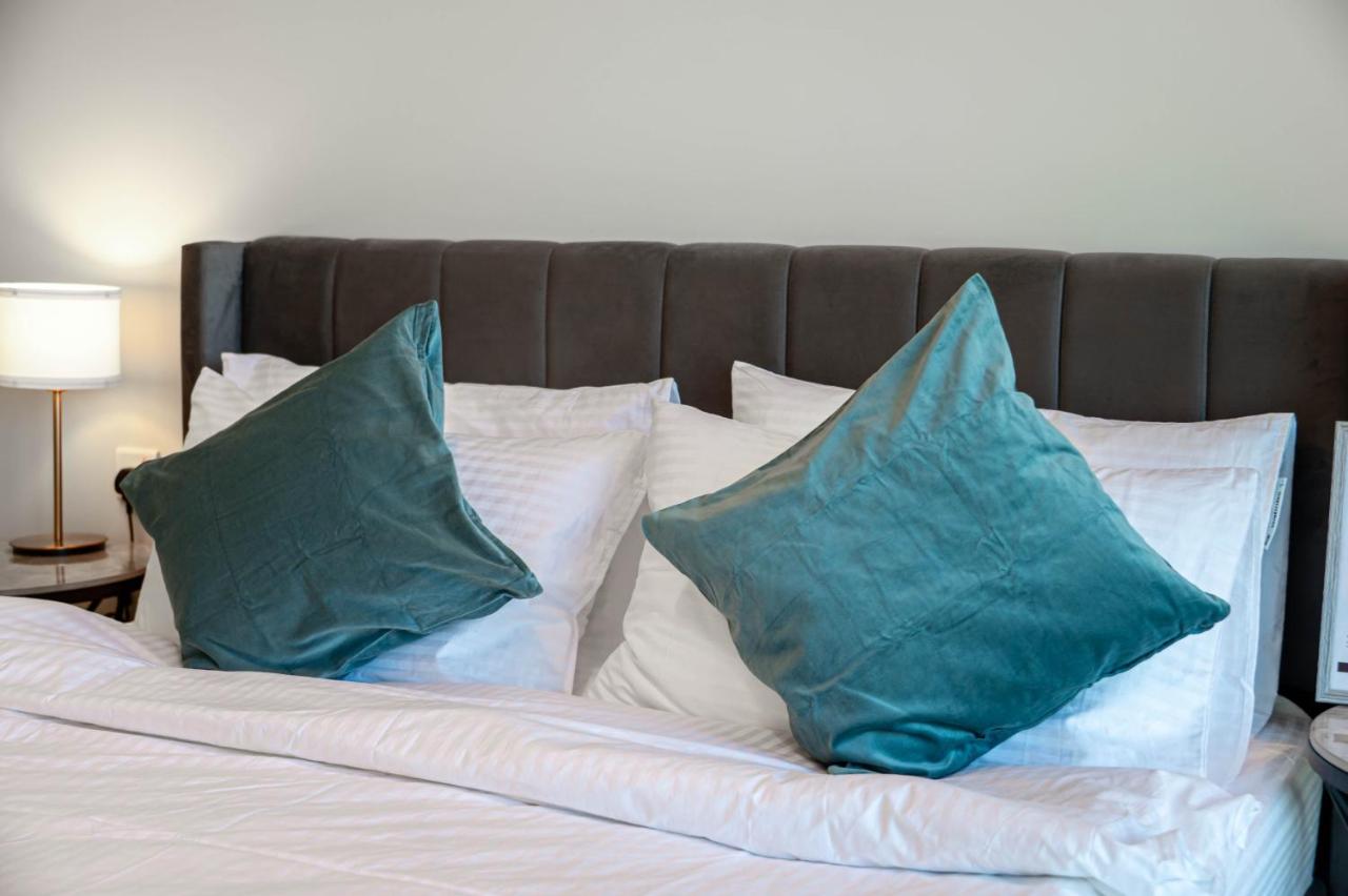 Dubai Business Bay Luxurious Studio with Canal View and access to Lagoon Pool - 2