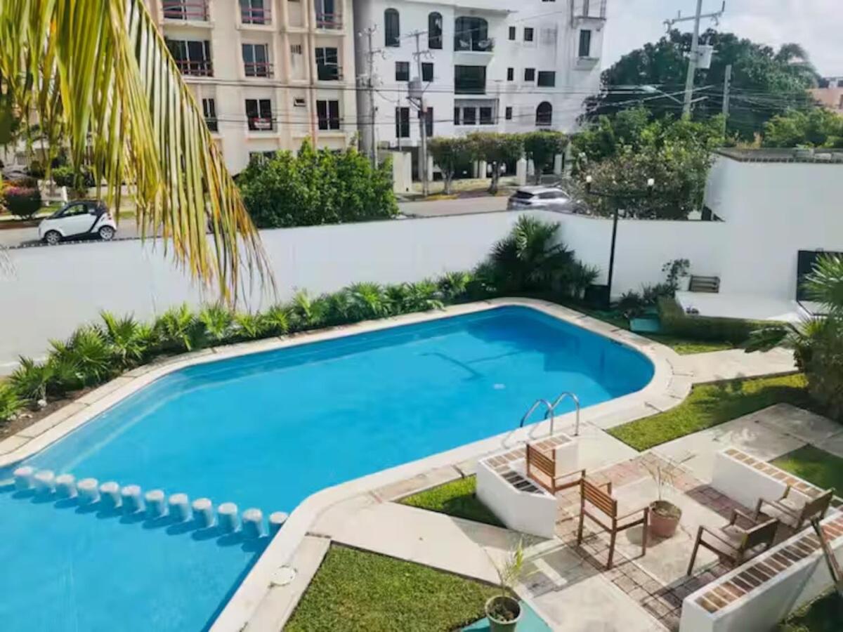 Comfortable and spacious private room with pool