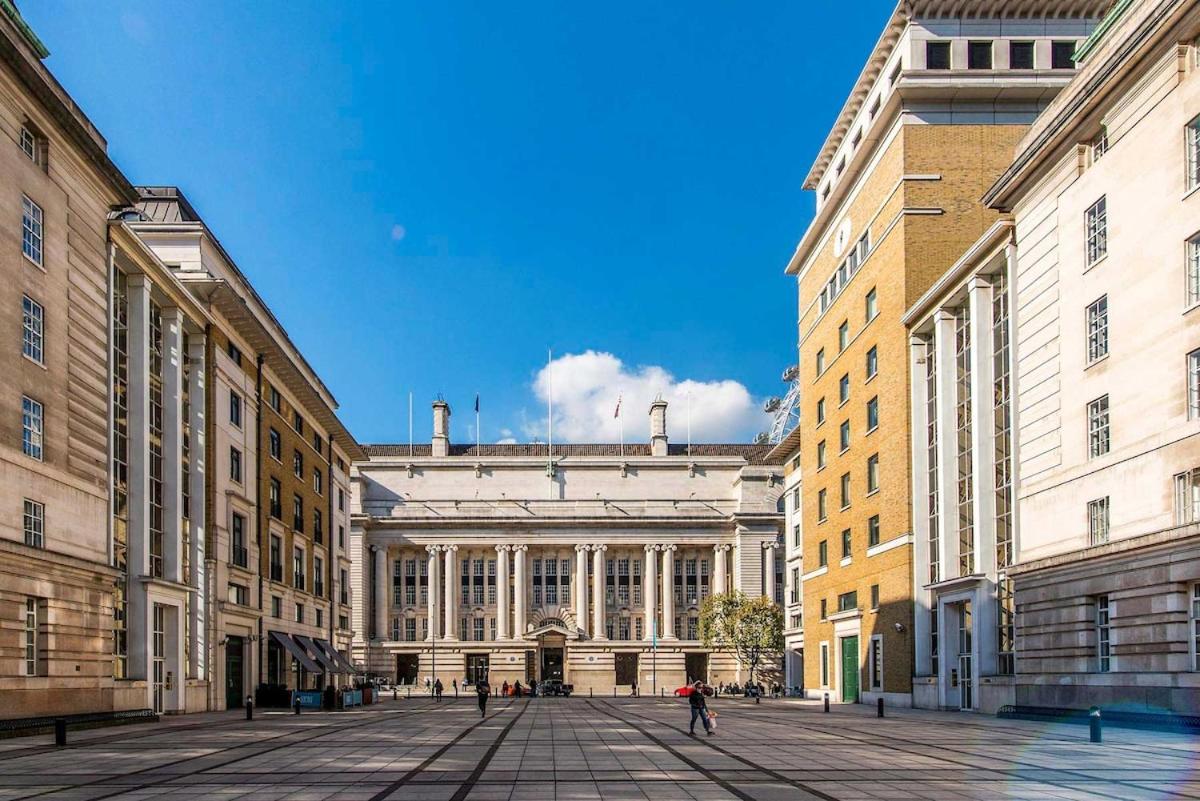 Collection - County Hall Residence 1B1B