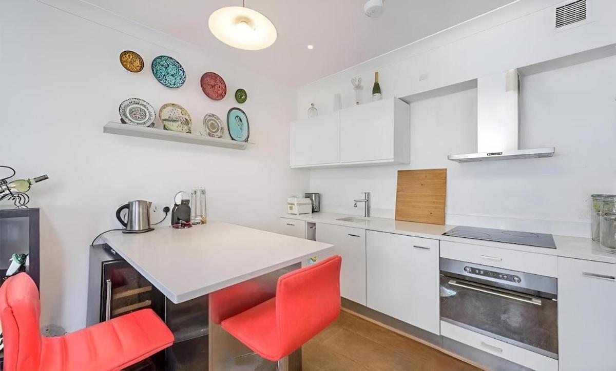 Collection - County Hall Residence 1B1B - 4