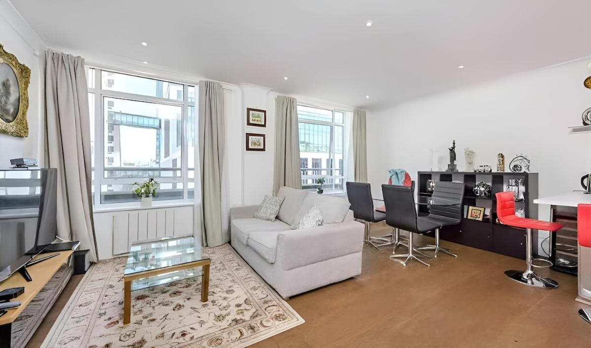 Collection - County Hall Residence 1B1B - 5