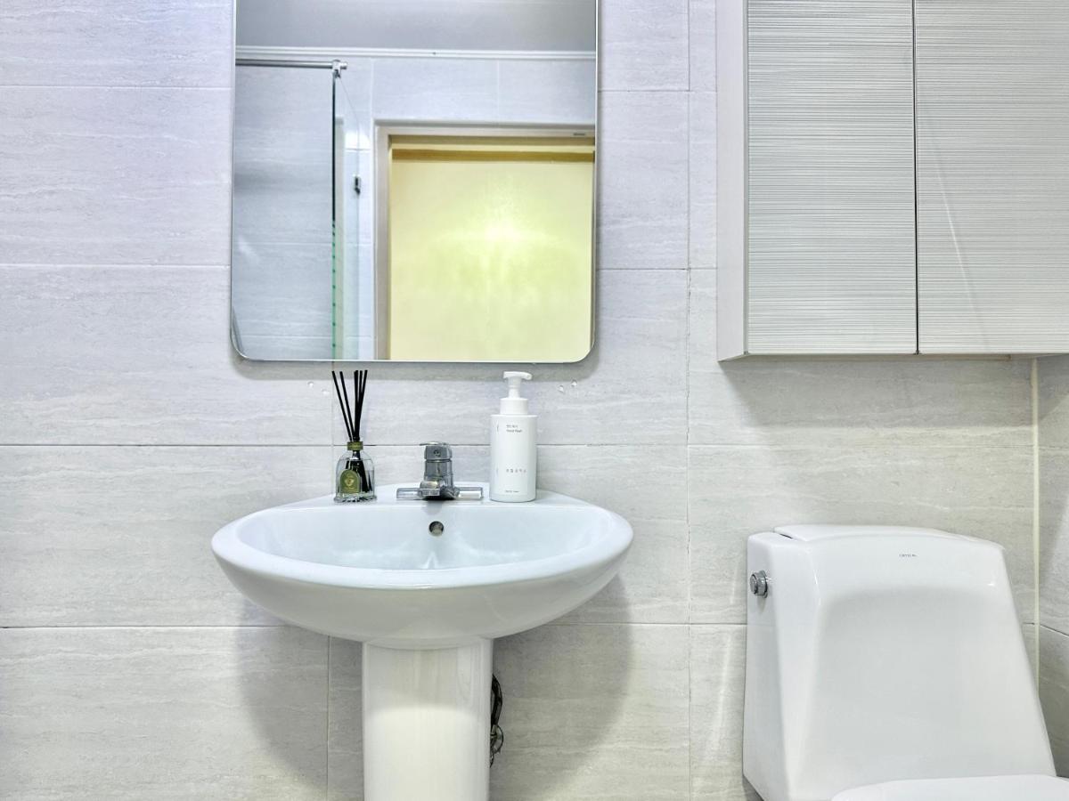 CREAM CHACHA STAY 3-min Walk to Hongdae Station 1st Floor, No Stairs 2BR 3 Beds - 3