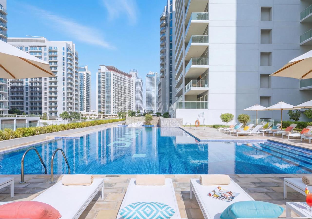 Luxury Apt Canal View - 5min Burj & Dubai Mall