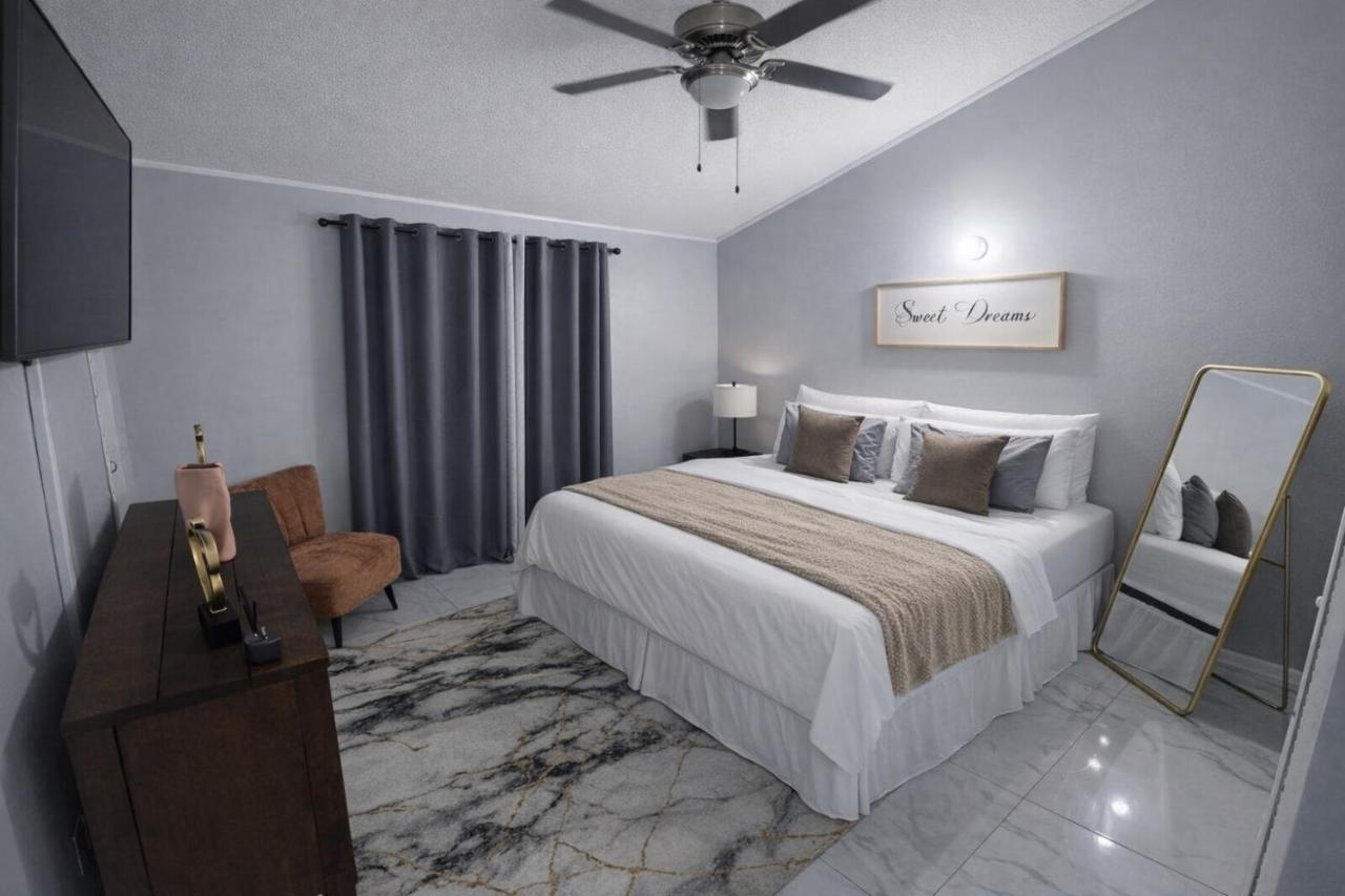 Casa28 1 BedRoom with half Bath 24Hr Security