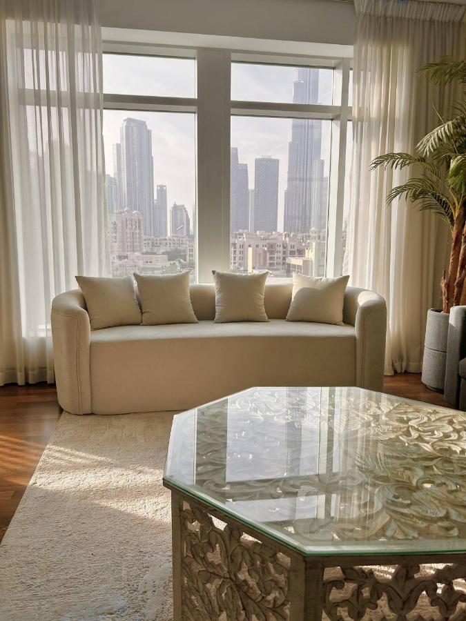 Premium Downtown 1BD Apartment Burj Khalifa View 9 Mins walk Dubai Mall - 4