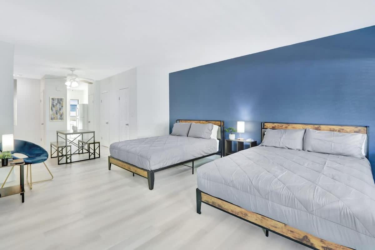 Beachside Escape with King Bed plus 2 Queens Miami