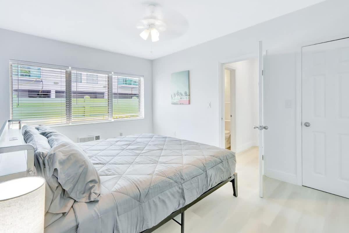 Beachside Escape with King Bed plus 2 Queens Miami - 3