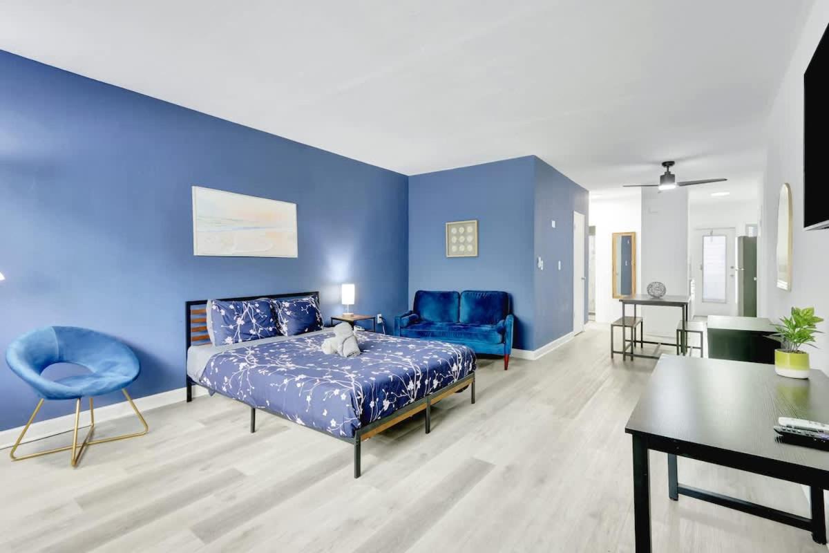 1BR Miami Beach Apt with 3 Queens plus Free Parking