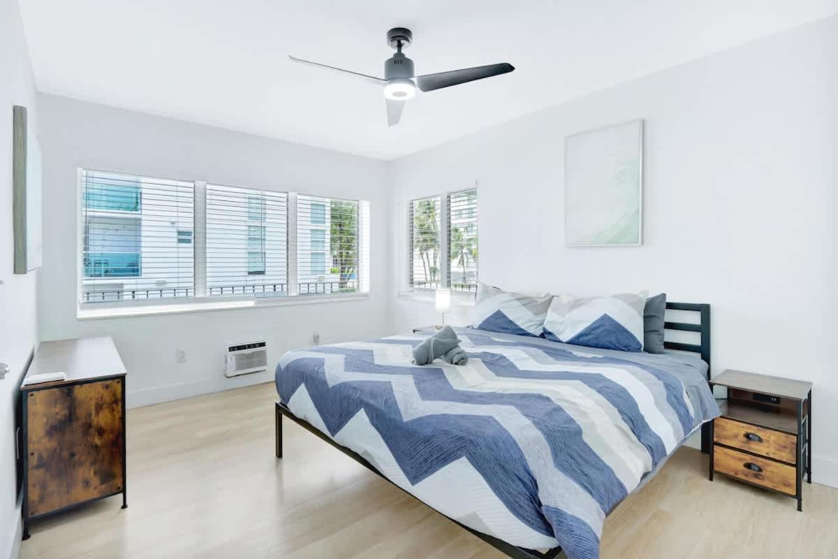 1BR Miami Beach Apt with King plus 2 Queens & Parking - 4