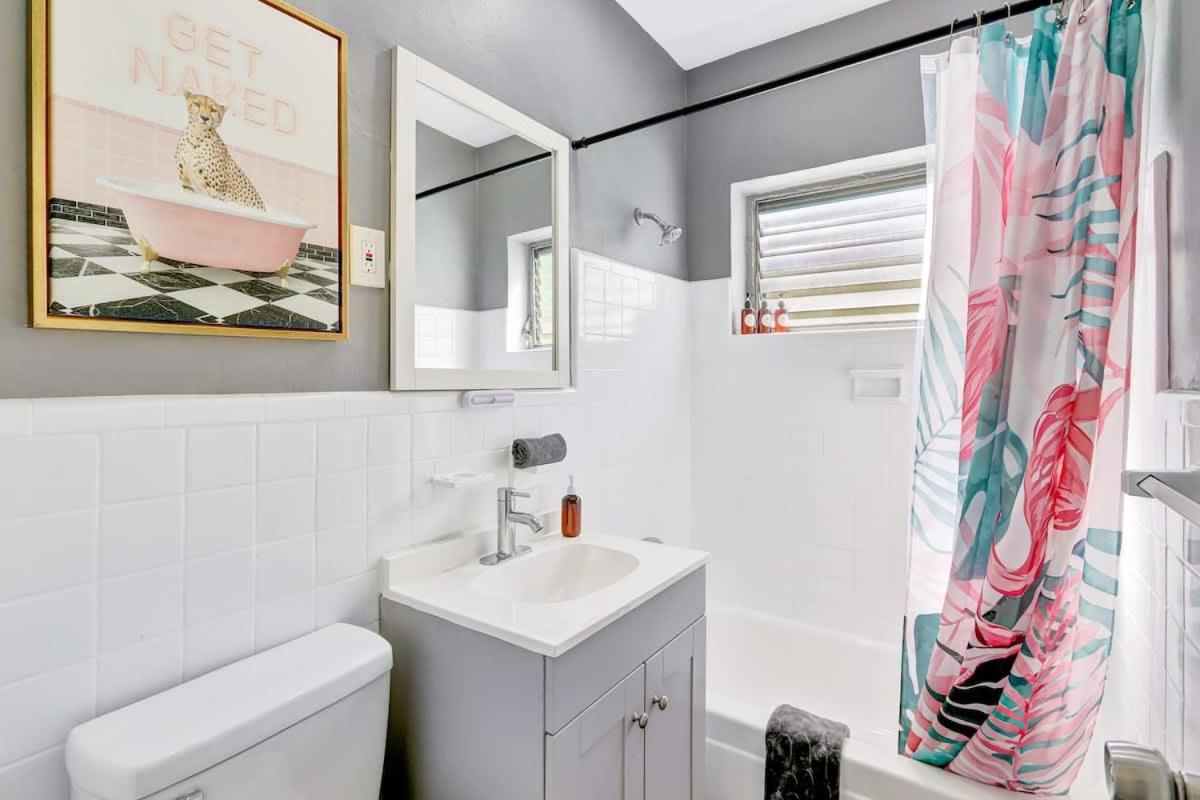 Modern Miami Beach Studio with King Bed - 3