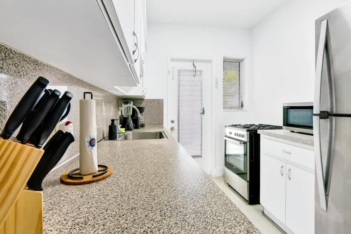 Bright 1BR Miami Beach Stay Near the Ocean - 3