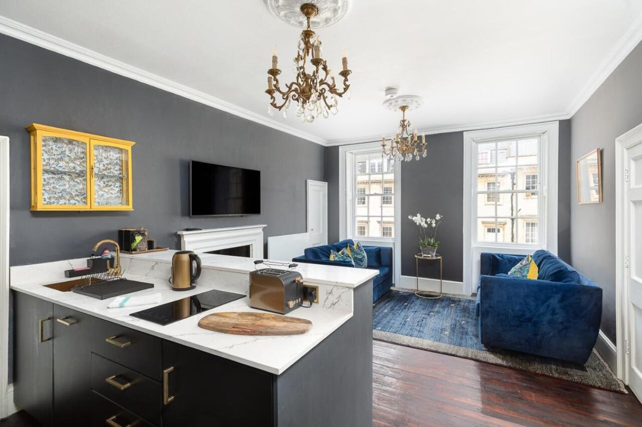 Bennett's Lodgings - Stylish 2BR Georgian Flat - Heart of Bath - Sleep 6 - 5