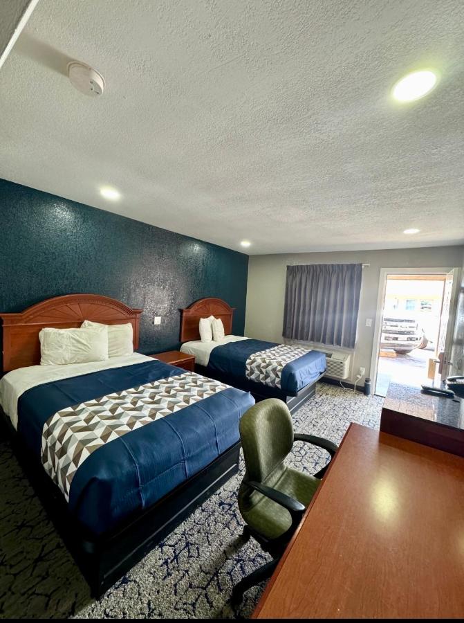 Economy Inn — photo 1