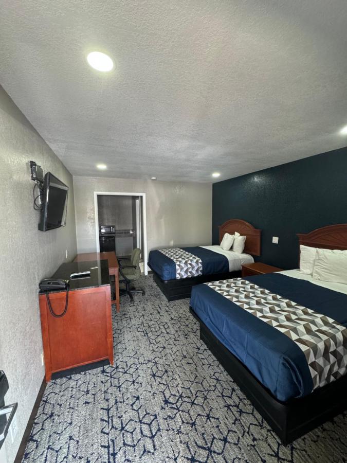 Economy Inn — photo 14