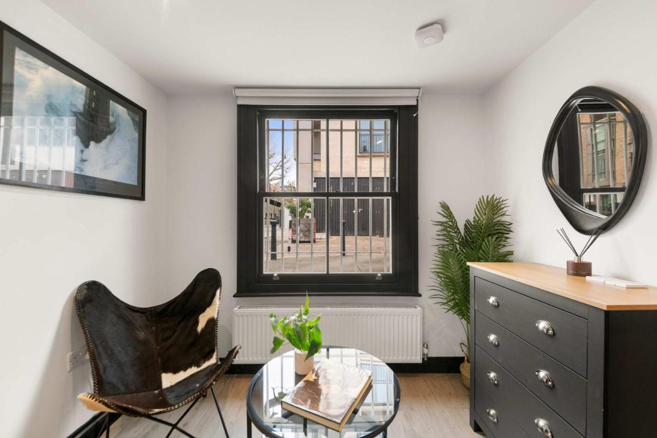 SG, Notting Hill and Portobello Road Mews House - 2