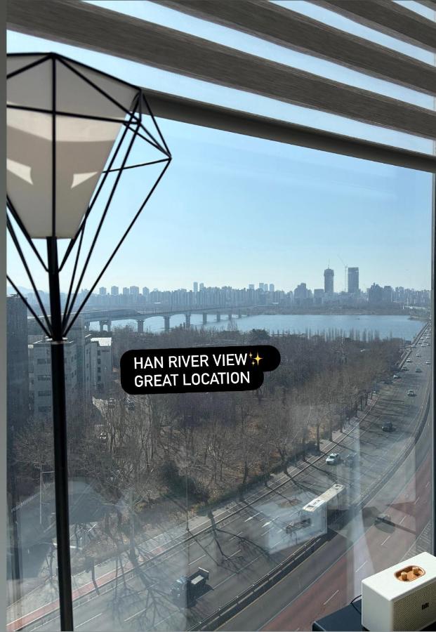 OPEN3-Hongik Hapjeong Station 2 minutes-Luxury hotel style-Panoramic Han River View-Queen bed for 2 people-Comfortable sofa Interior - 2