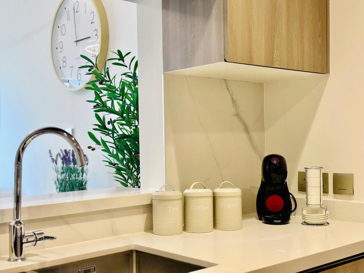 Luxury 2BR Yas Golf Collection Fairways 1 - 3