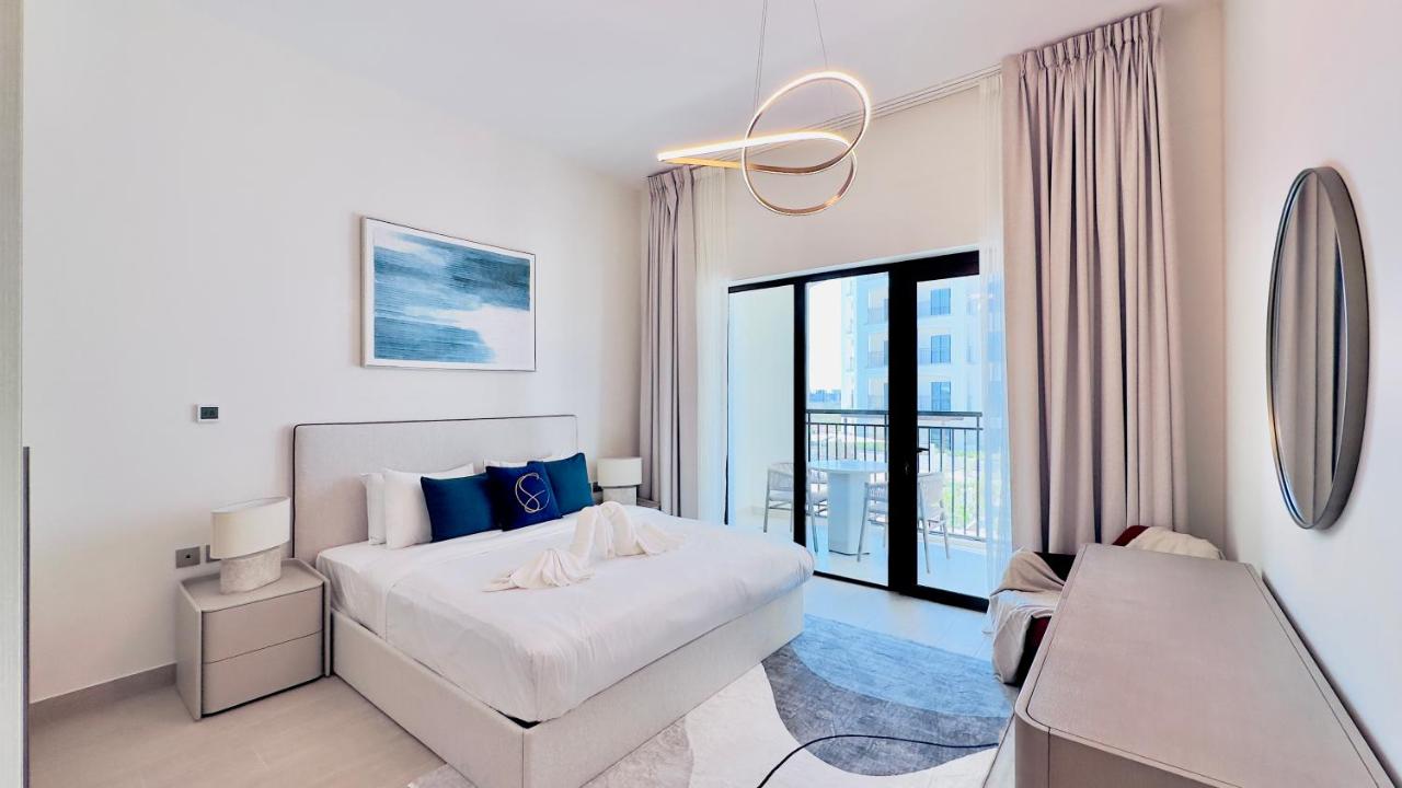 Luxury 2BR Yas Golf Collection Fairways 1 - 2