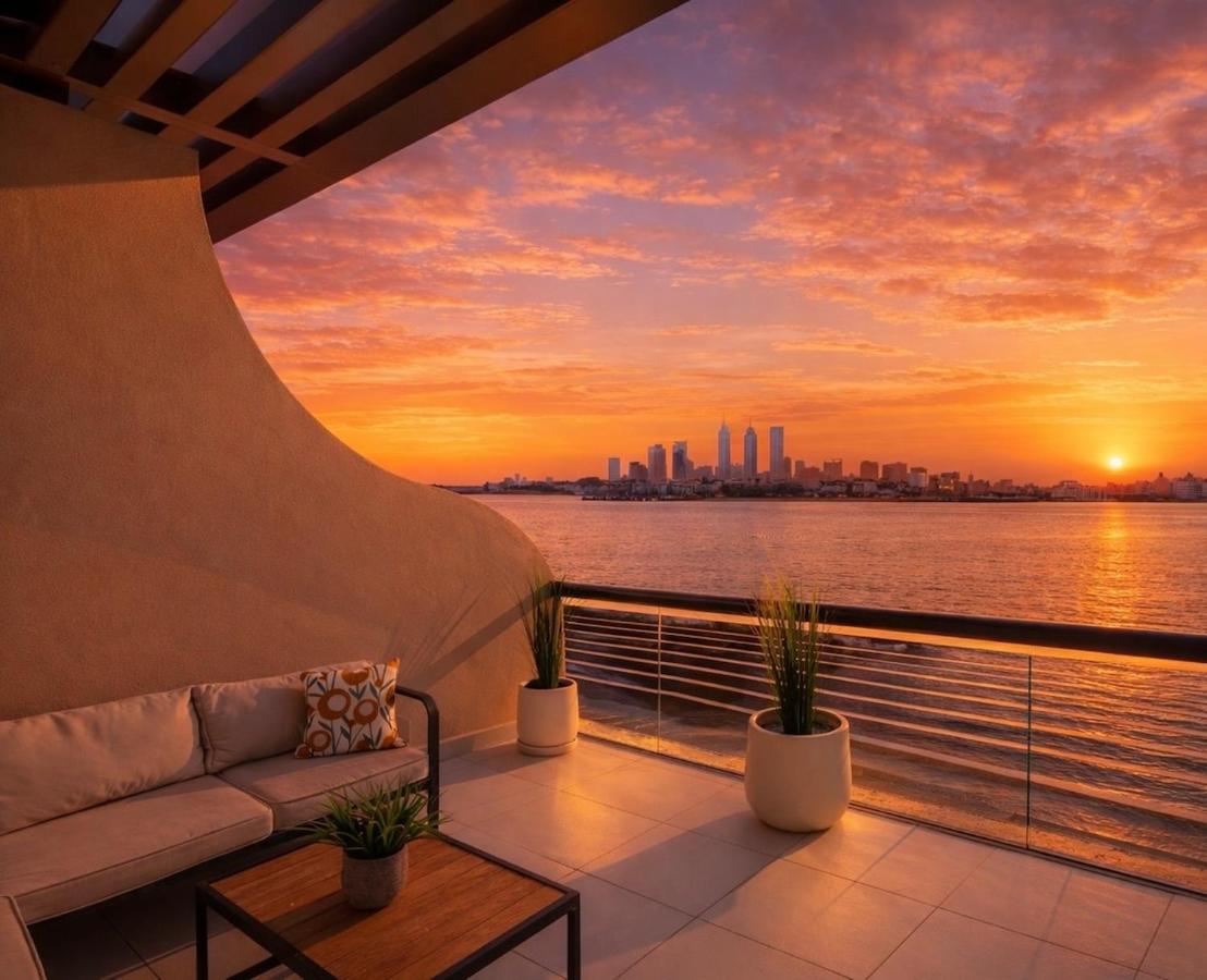 LUX Seaview Studio - Beach Access