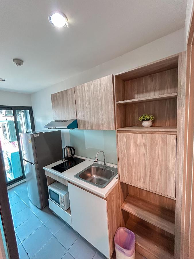 Luxury apartment near On Nut BTS station with swimming pool - 5