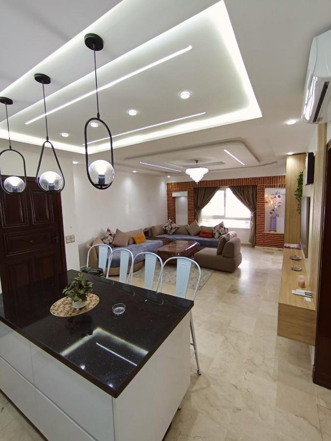 Beachfront Luxury Apartment with Pool, Jacuzzi and Terrace